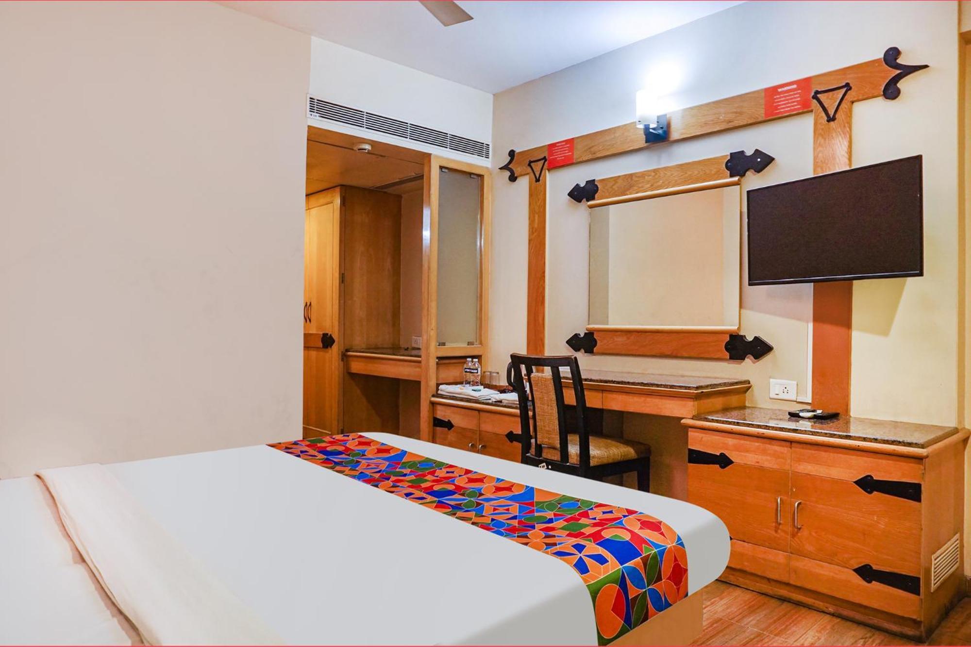 Fabhotel Prime Deccan 8 Pune Bagian luar foto